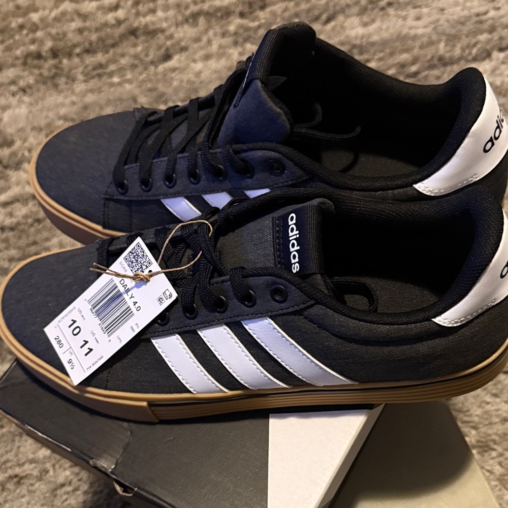 Adidas Men's charcoal gray Sneakers with Gum Sole